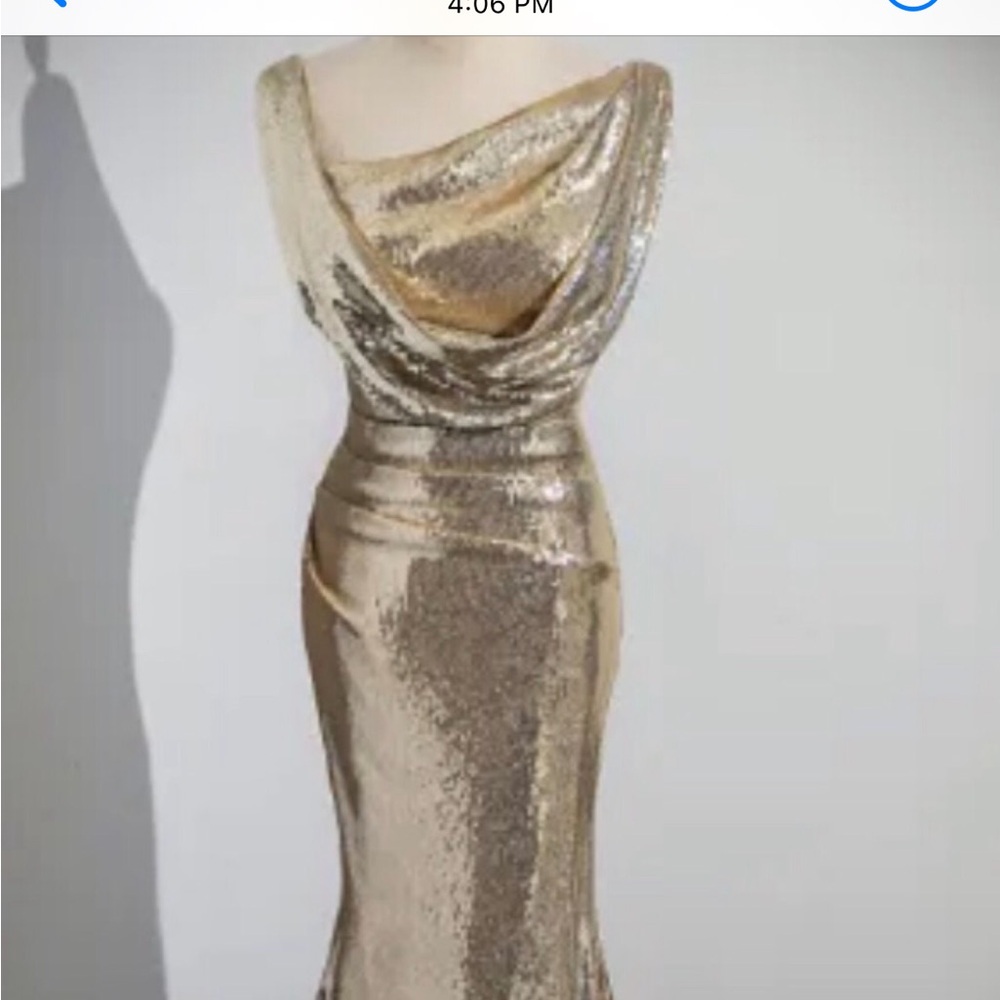 Gold evening gown - Picture 5 of 10